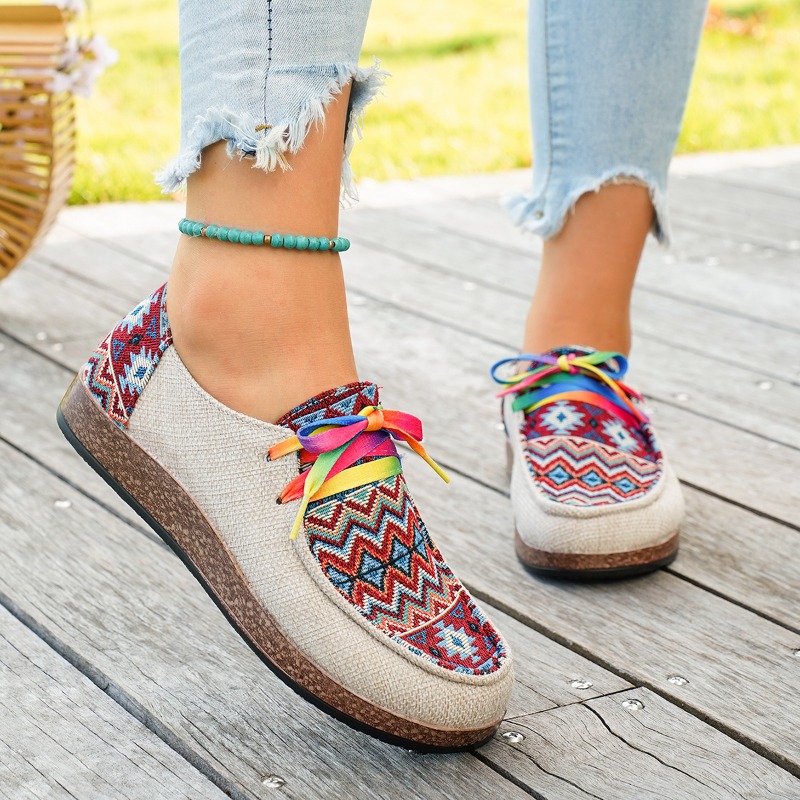 Ethnic Fashion Walk - Modische Damen Ethno-Boho-Loafer mit geometrischem Regenbogenmuster,