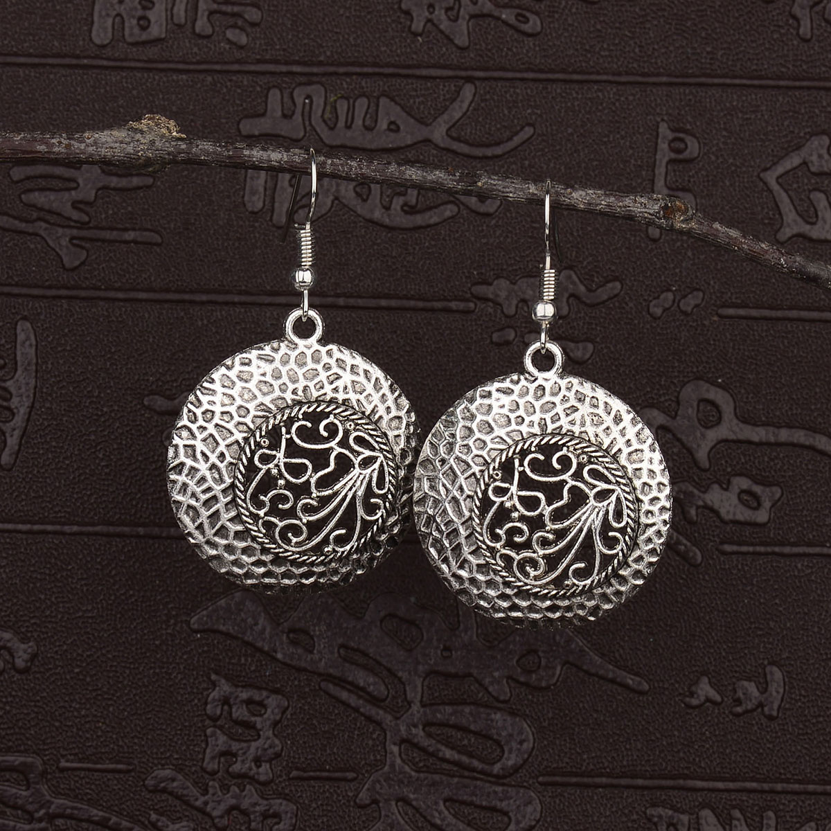 Ethnische Silber Farbe Hohl Af – Ethnic Indian Fashion Bewertung und Preis