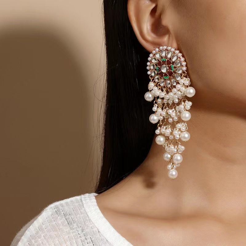 Einzigartige übertriebene Frau – Ethnic Indian Fashion Bewertung und Preis