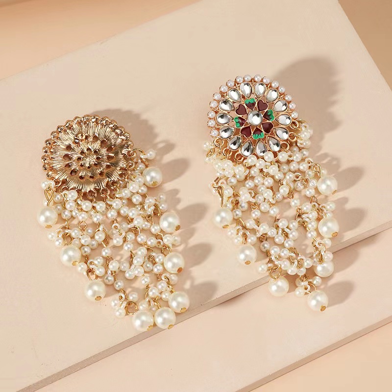 Einzigartige übertriebene Frau – Ethnic Indian Fashion Bewertung und Preis