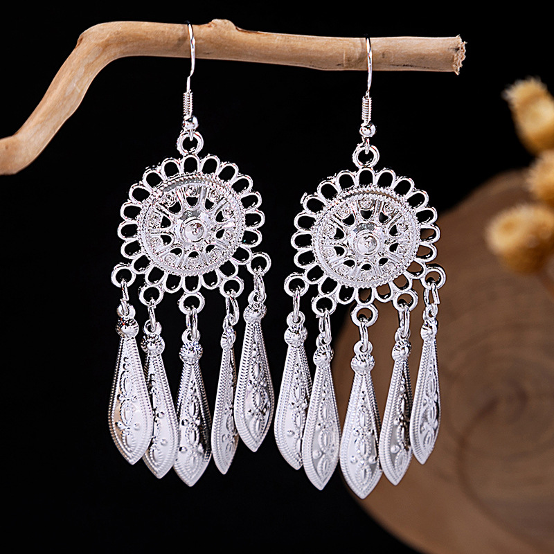 Vintage ethnische baumelnde Oh – Ethnic Indian Fashion Bewertung und Preis