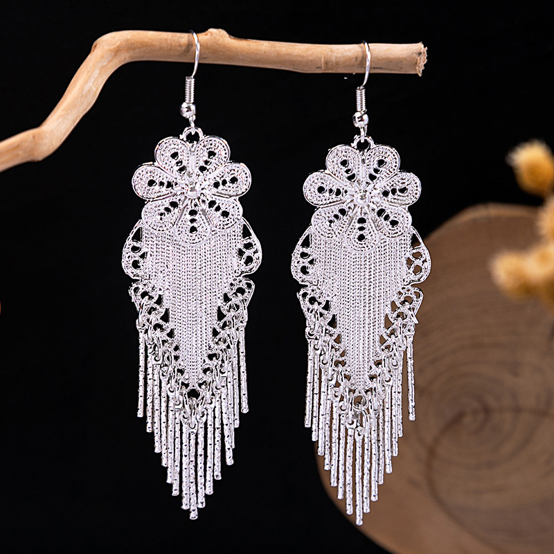 Vintage ethnische baumelnde Oh – Ethnic Indian Fashion Bewertung und Preis
